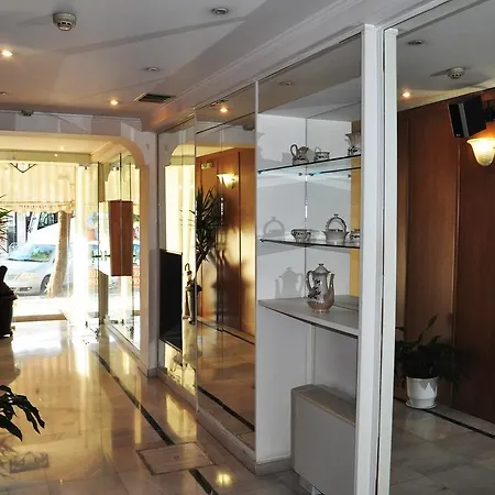 Acropole Hotel 2*